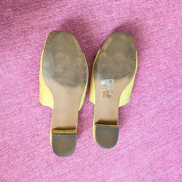H&M Yellow Mules with Blocked Heel - Picture 4 of 5